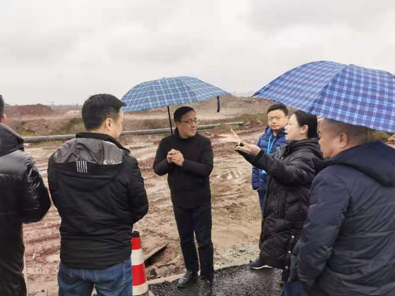 集團公司黨委書記、董事長周燕賓率隊調(diào)研臨港供水保障工作